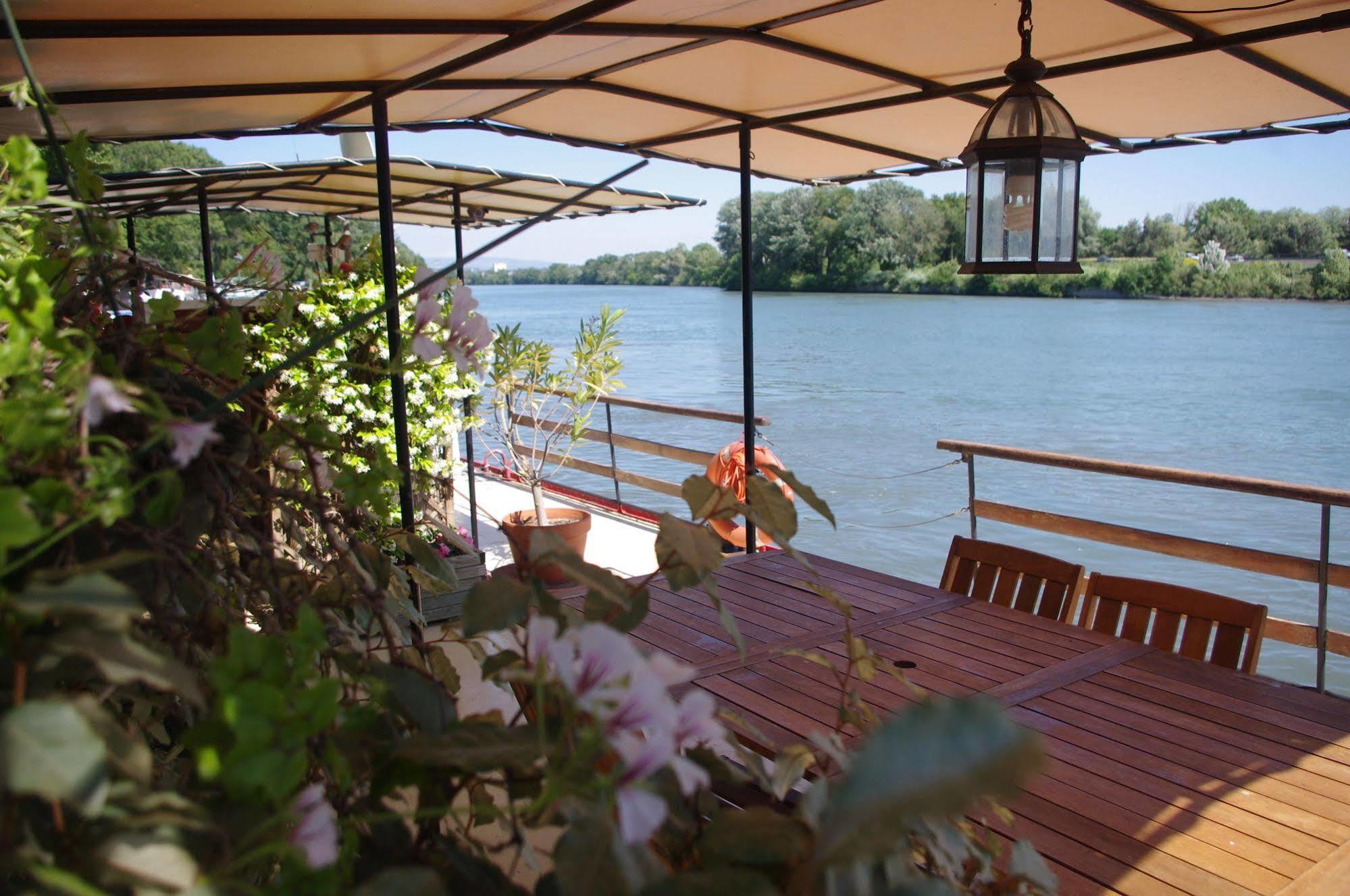 Alojamento de Acomodação e Pequeno-almoço Peniche Le Hasard Villeneuve-lès-Avignon